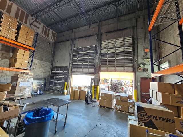 9613 NW 33rd St, Doral, FL 33172