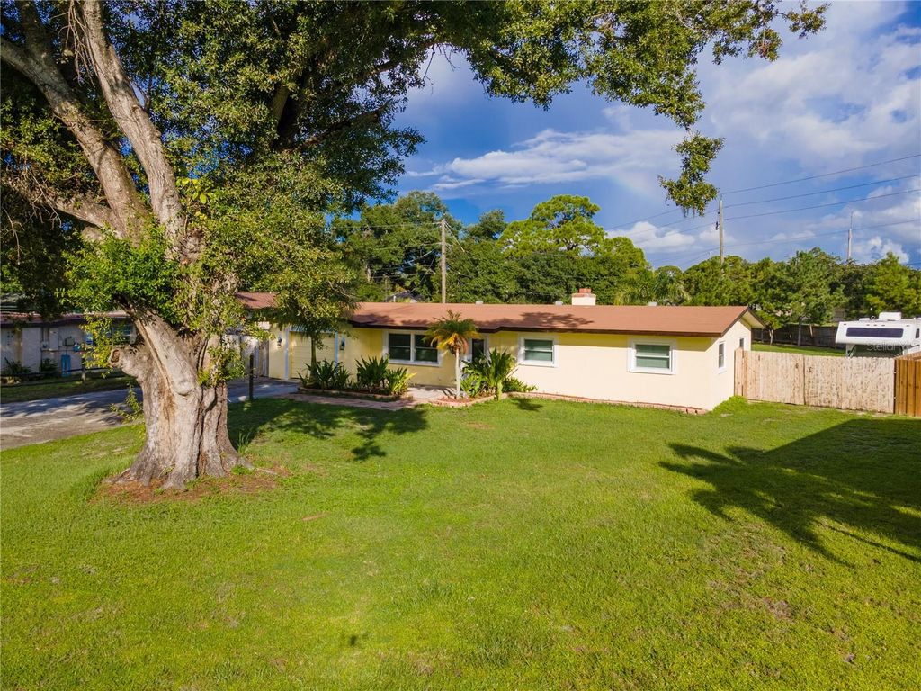 1126 CARMELLA CIRCLE, SARASOTA, FL 34243 — photo 3