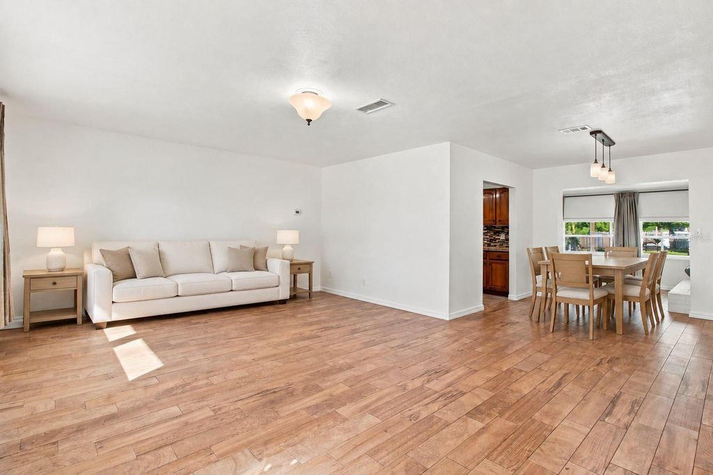 1126 CARMELLA CIRCLE, SARASOTA, FL 34243 — photo 5