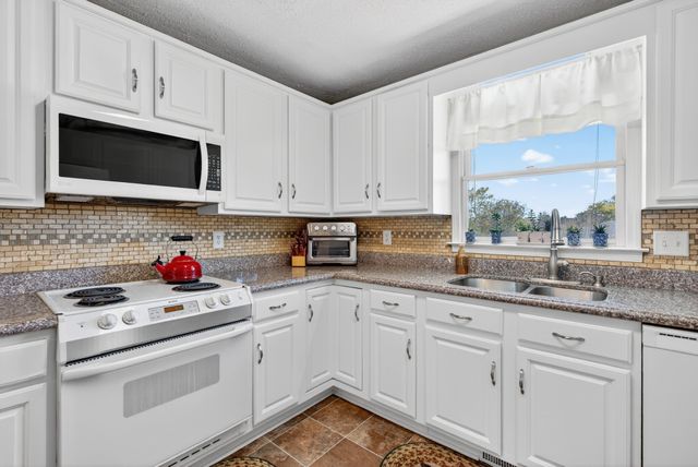 871 S Ridge Trl, Clarksville, TN 37043