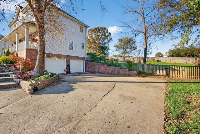 871 S Ridge Trl, Clarksville, TN 37043