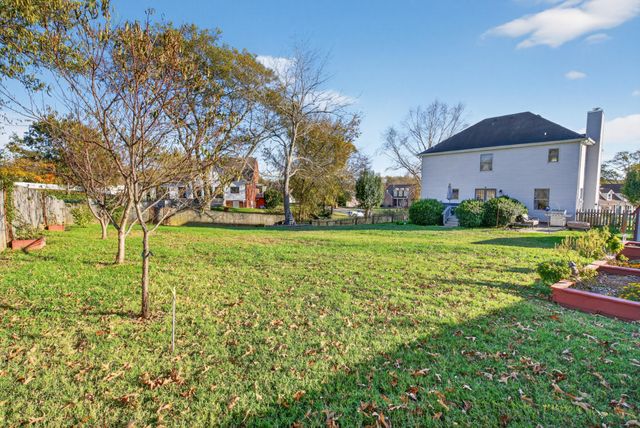 871 S Ridge Trl, Clarksville, TN 37043