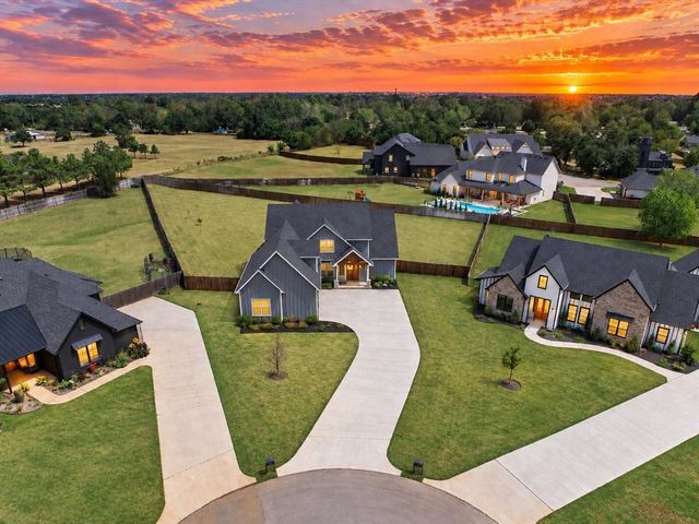 499 Old Farm Road, Edmond, OK 73034