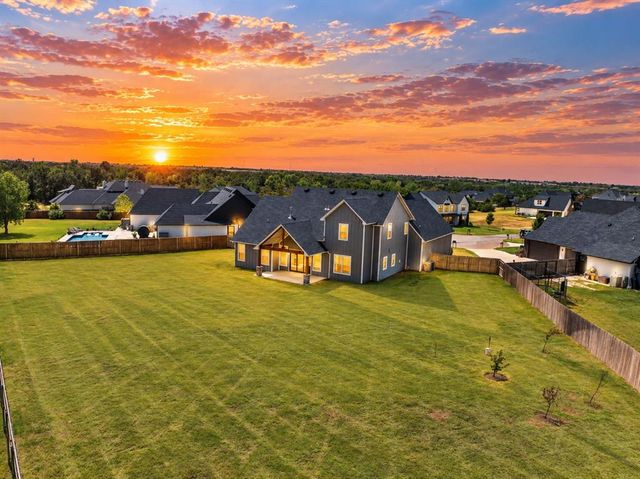 499 Old Farm Road, Edmond, OK 73034