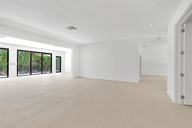 950 Bayamo Ave, Coral Gables, FL 33146