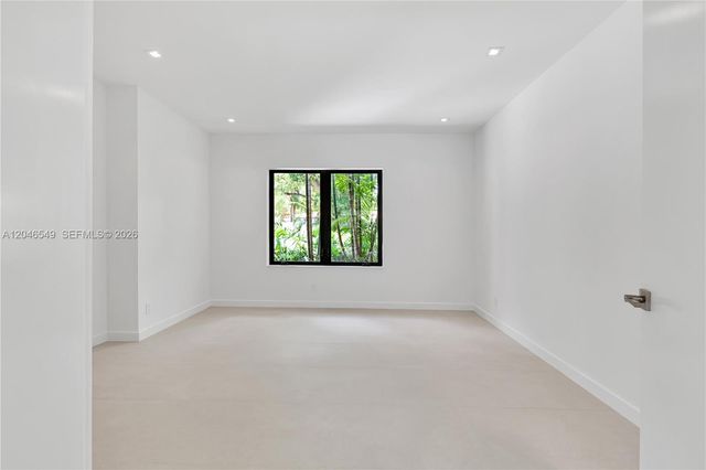 950 Bayamo Ave, Coral Gables, FL 33146