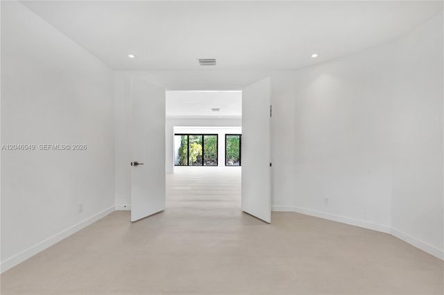 950 Bayamo Ave, Coral Gables, FL 33146