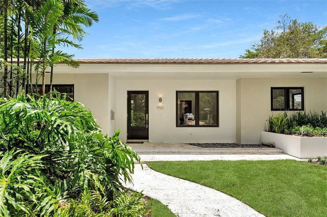 950 Bayamo Ave, Coral Gables, FL 33146