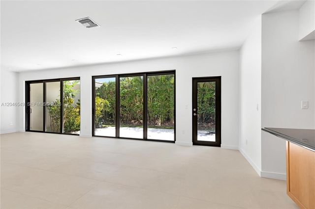 950 Bayamo Ave, Coral Gables, FL 33146