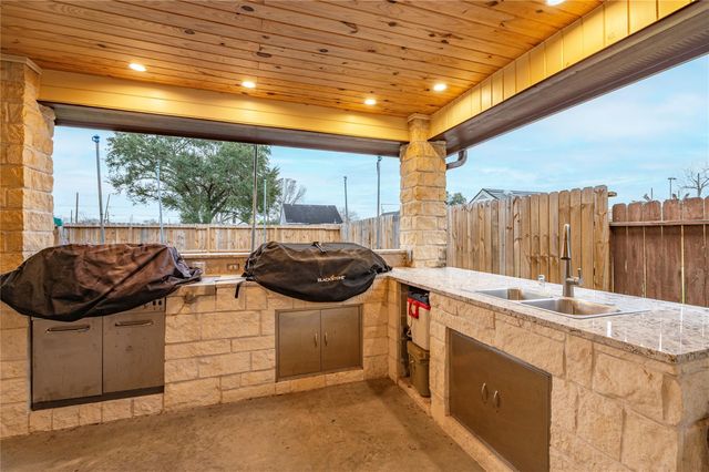 1012 Avenue I, South Houston, TX 77587