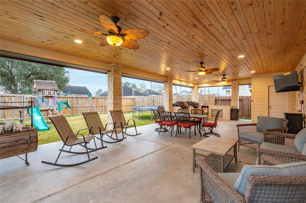 1012 Avenue I, South Houston, TX 77587