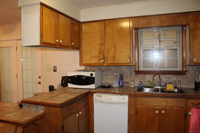 208 Pulley St, Erin, TN 37061