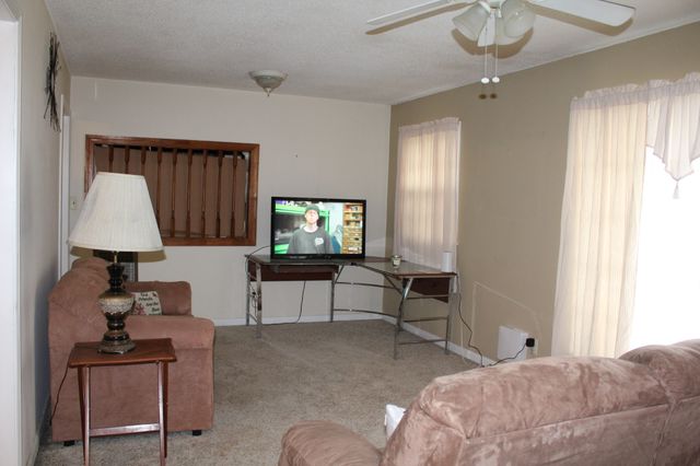 208 Pulley St, Erin, TN 37061