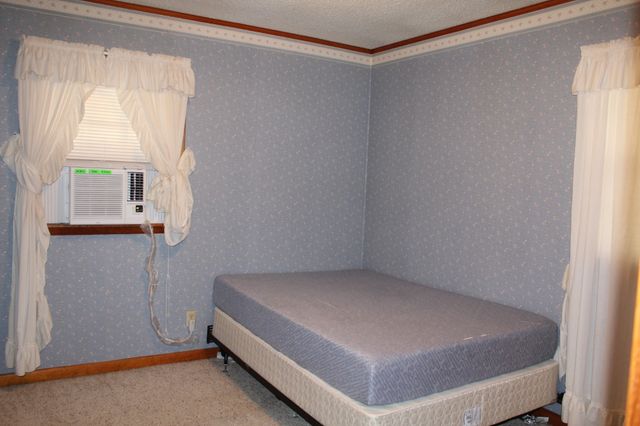 208 Pulley St, Erin, TN 37061