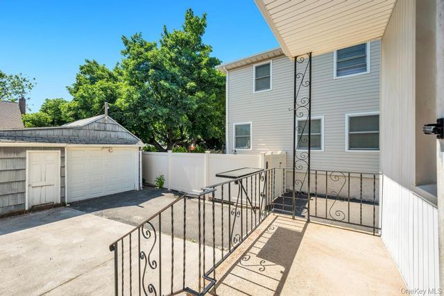 389 Hamilton Avenue, Hewlett, NY 11557