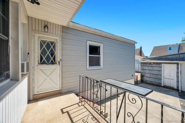 389 Hamilton Avenue, Hewlett, NY 11557