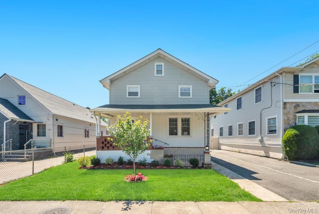 389 Hamilton Avenue, Hewlett, NY 11557