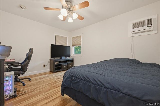 2073 Washington Street, Merrick, NY 11566