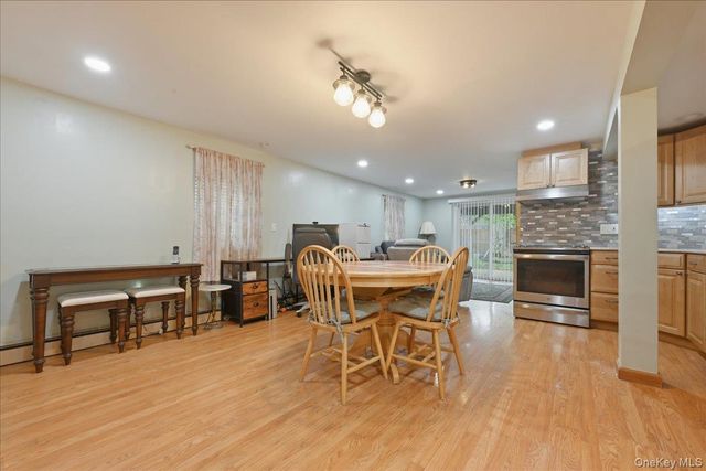 2073 Washington Street, Merrick, NY 11566