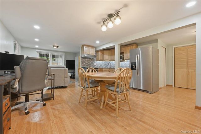 2073 Washington Street, Merrick, NY 11566