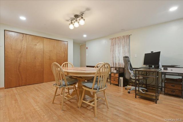 2073 Washington Street, Merrick, NY 11566