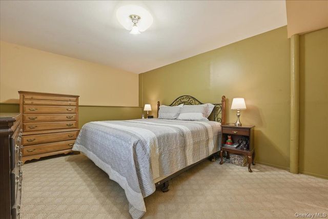 2073 Washington Street, Merrick, NY 11566