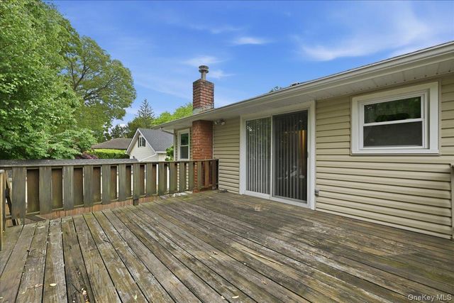 2073 Washington Street, Merrick, NY 11566