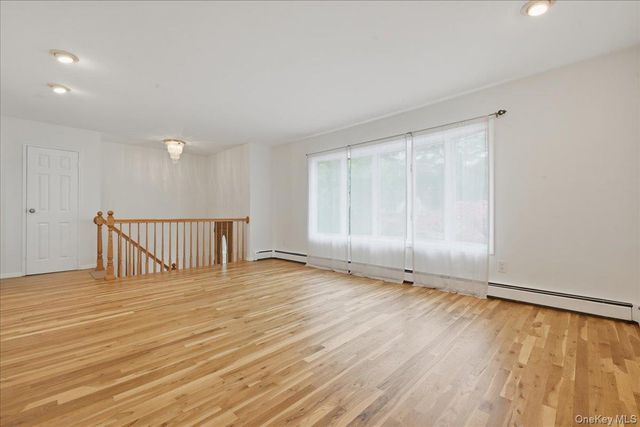 2073 Washington Street, Merrick, NY 11566