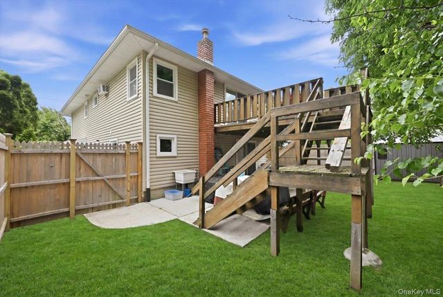 2073 Washington Street, Merrick, NY 11566