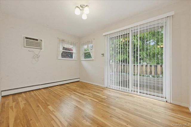 2073 Washington Street, Merrick, NY 11566