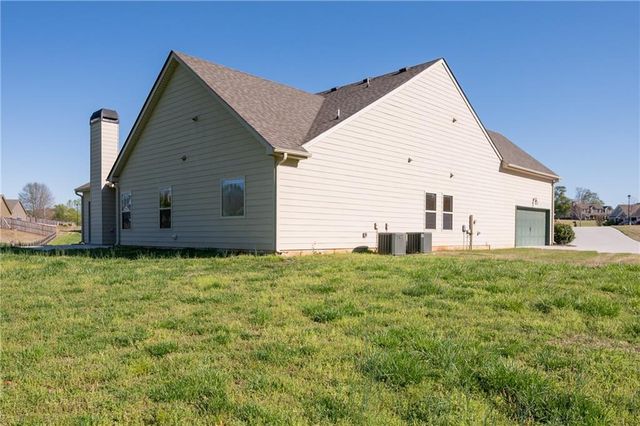 540 Brookside Lane, Hoschton, GA 30548