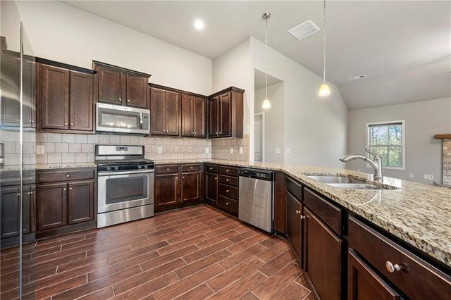 540 Brookside Lane, Hoschton, GA 30548