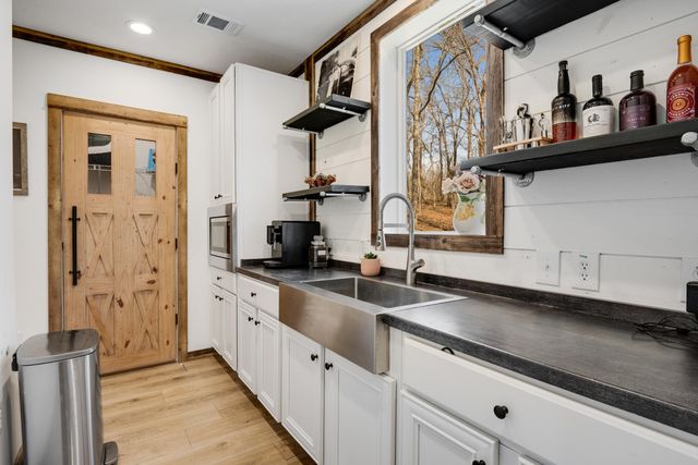 700 Ewing Cemetery Road, Spring City, TN 37381