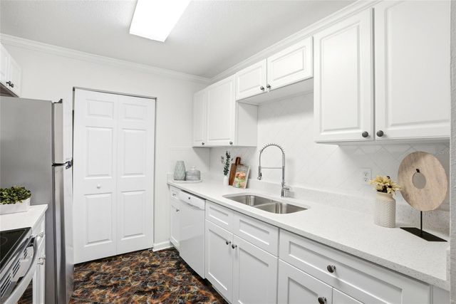 1208 14TH CIRCLE SE, Largo, FL 33771