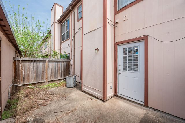 12400 Brookglade Circle 15, Houston, TX 77099