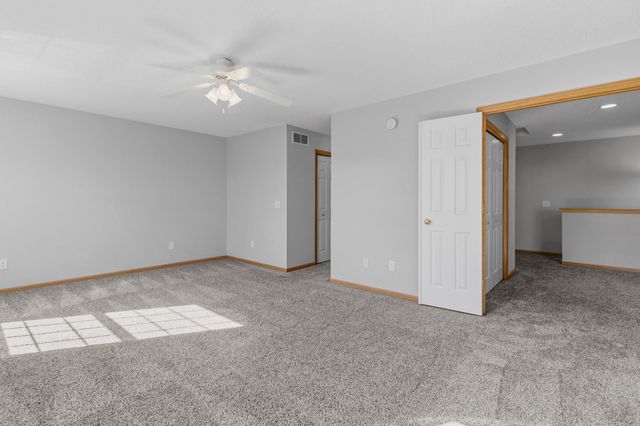 4577 Victor Path 5, Hugo, MN 55038