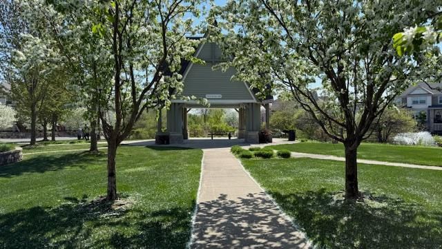 4577 Victor Path 5, Hugo, MN 55038