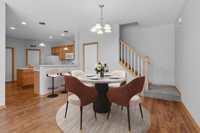 4577 Victor Path 5, Hugo, MN 55038