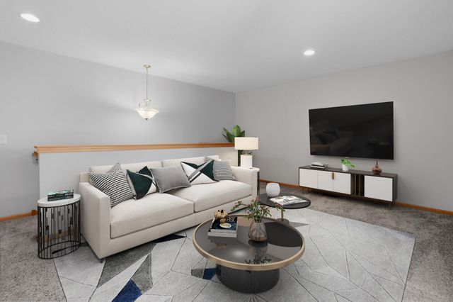 4577 Victor Path 5, Hugo, MN 55038