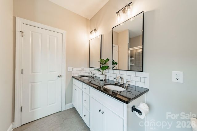 10236 Vanguard Parkway, Huntersville, NC 28078