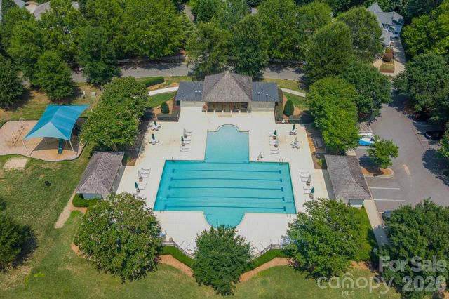 10236 Vanguard Parkway, Huntersville, NC 28078