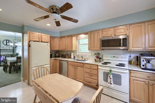 3309 CAROLINE, East Petersburg, PA 17520