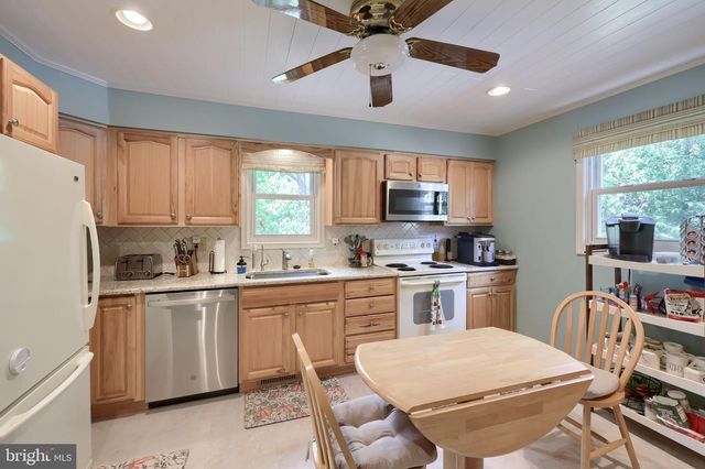 3309 CAROLINE, East Petersburg, PA 17520