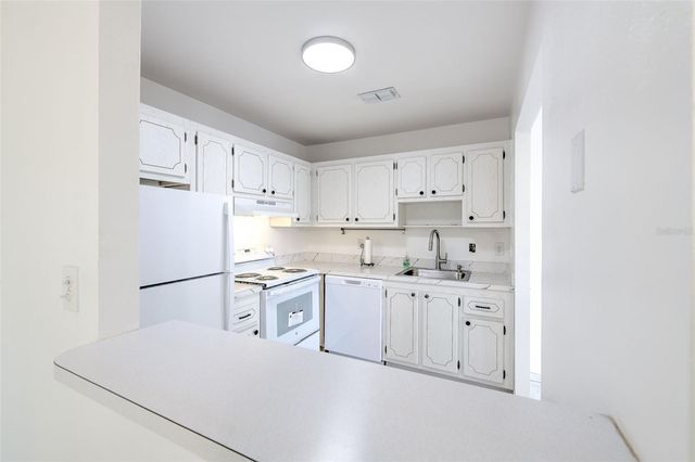 401 DORCHESTER PLACE 49, Sun City Center, FL 33573