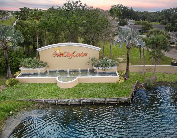 401 DORCHESTER PLACE 49, Sun City Center, FL 33573