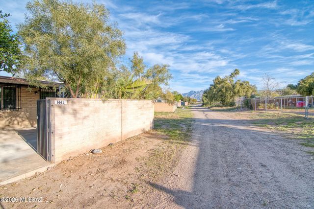 1443 S Park Lane, Tucson, AZ 85710