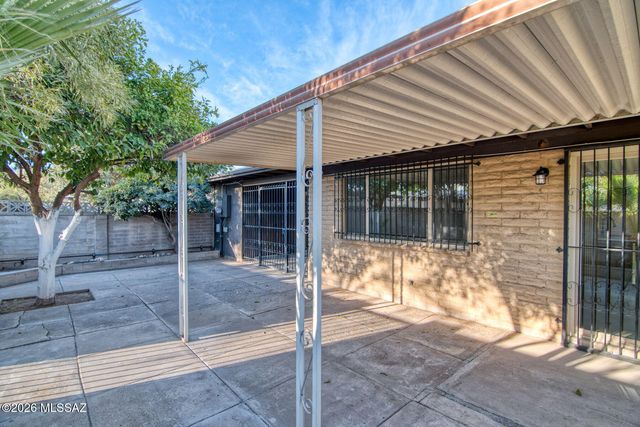 1443 S Park Lane, Tucson, AZ 85710
