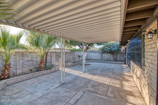 1443 S Park Lane, Tucson, AZ 85710
