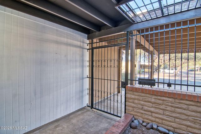 1443 S Park Lane, Tucson, AZ 85710