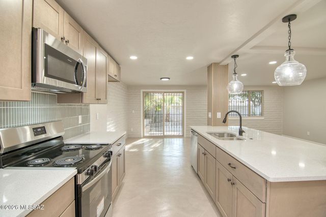 1443 S Park Lane, Tucson, AZ 85710